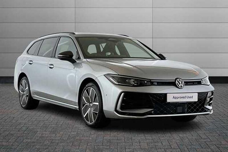 Used VW Passat Black Edition 204 HP (150 kW) 2025 Oyster silver Estate