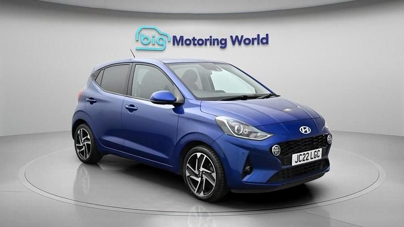 Used Hyundai i10 Premium 84 HP (61 kW) 2022 Blue Hatchback