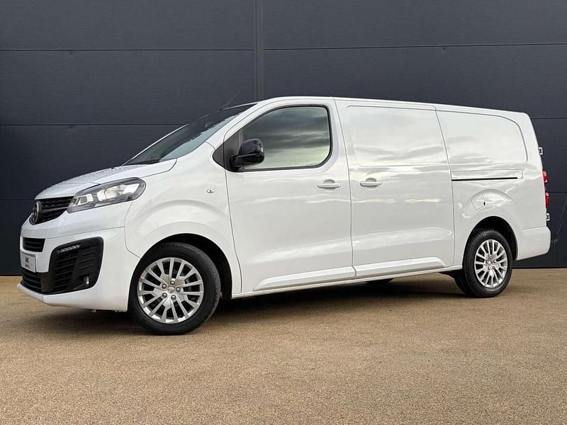 Used Vauxhall Vivaro S 100 HP (73 kW) 2024 White MPV