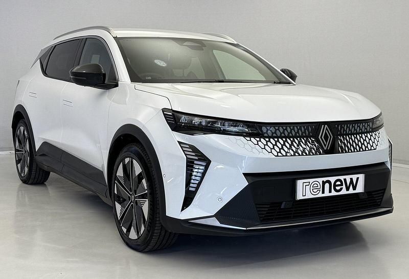 Metallic arctic white Used 2025 Renault Scénic MPV | £28,250 (A bit pricey) - Image 1/1