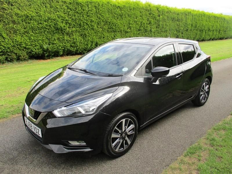 Used Nissan Micra N-Connecta 90 HP (66 kW) 2018 Black Hatchback
