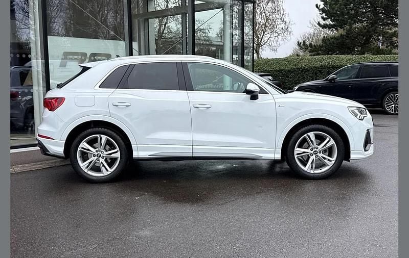 Used Audi Q3 S-Line 150 HP (110 kW) 2022 White SUV