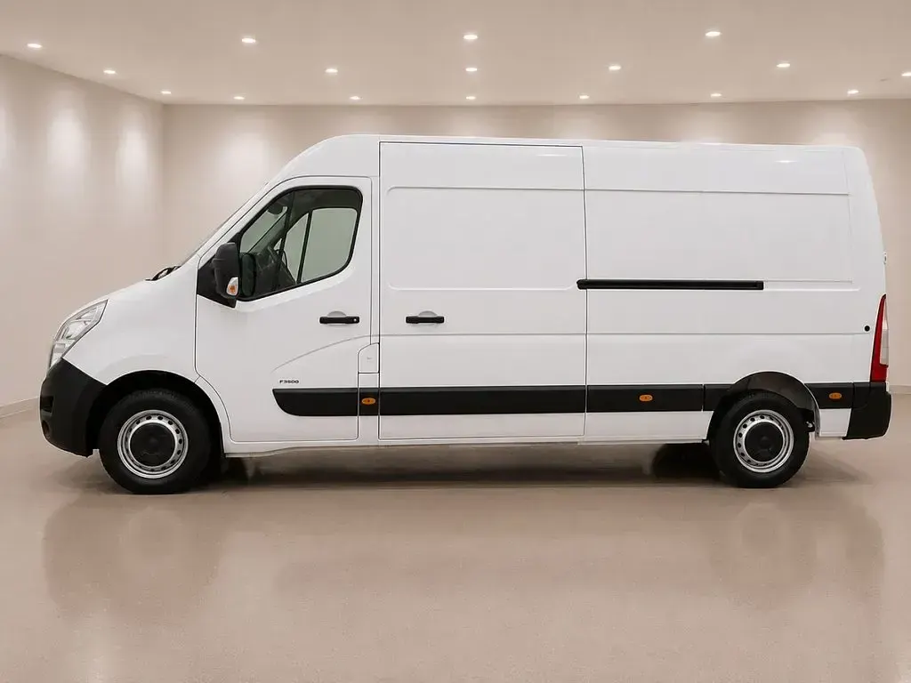 Used Vauxhall Movano 130 HP (95 kW) 2019 White MPV