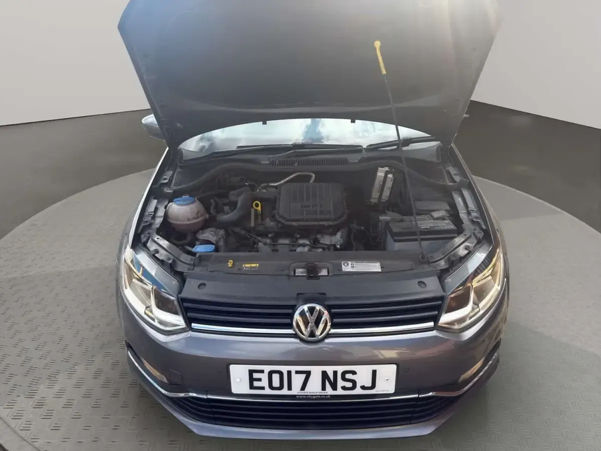 Używany VW Polo Edition 75 KM (55 kW) 2017 Szary Hatchback