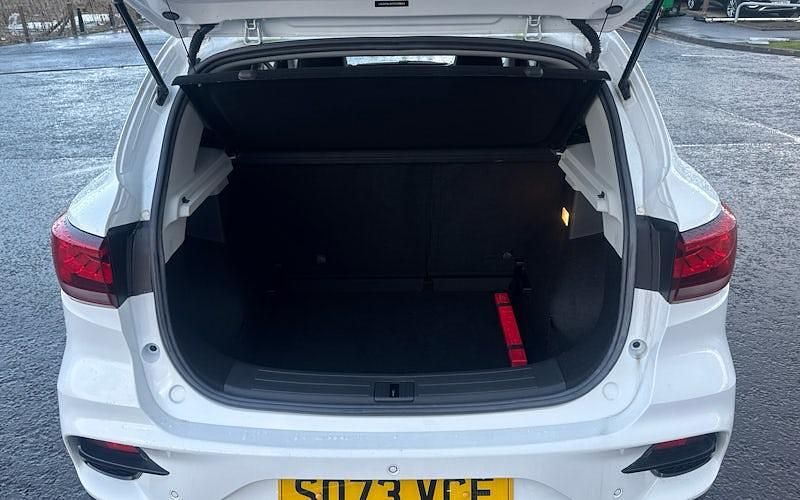 Used MG ZS Exclusive 106 HP (77 kW) 2023 White SUV