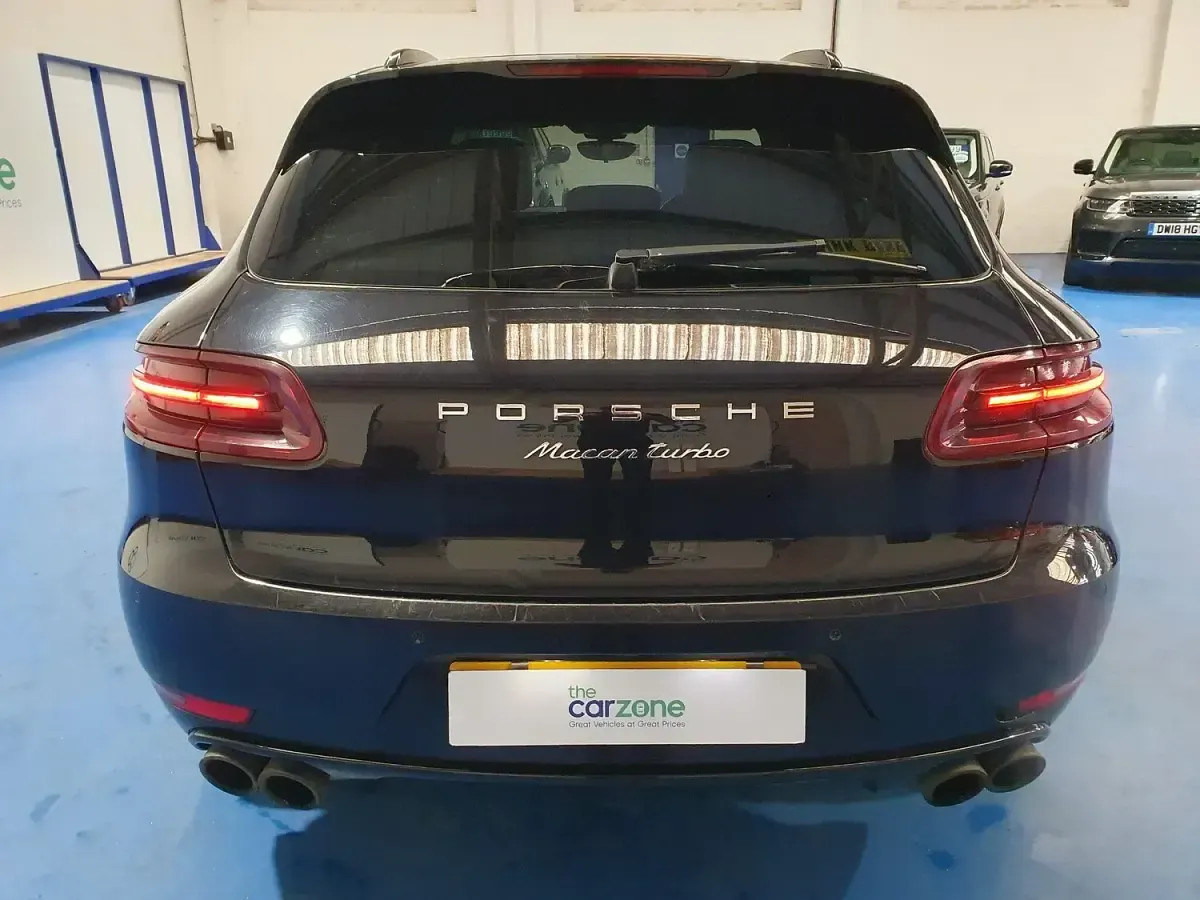 Used Porsche Macan Turbo 400 HP (294 kW) 2017 Black SUV