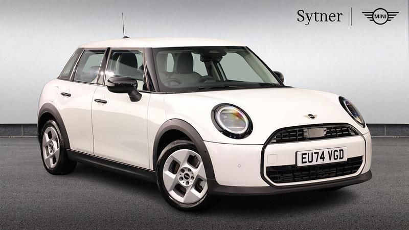 Used Mini Cooper Hatch 154 HP (113 kW) 2024 White Hatchback