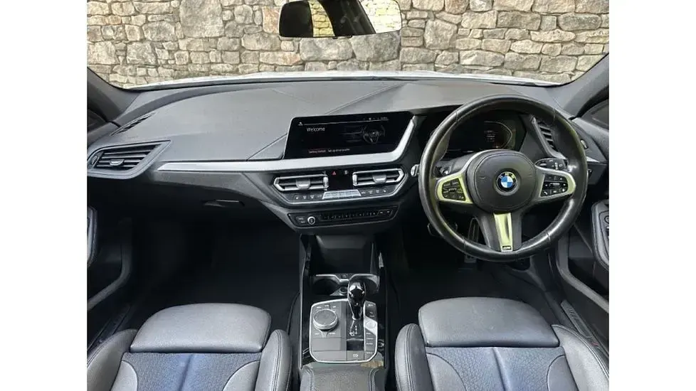 Used BMW 118 M Sport 136 HP (100 kW) 2022 White Hatchback