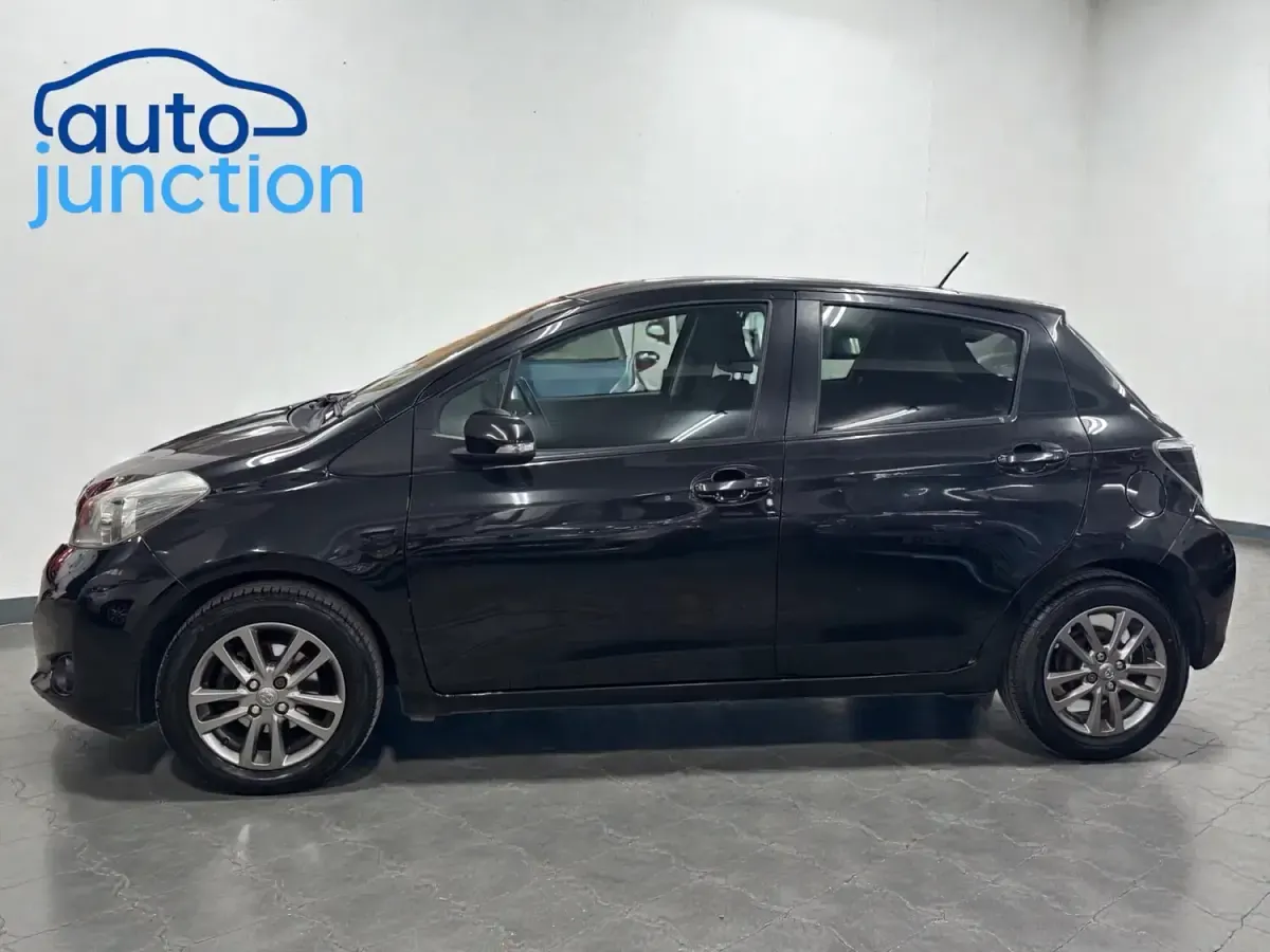 Used Toyota Yaris 2014 Black Hatchback