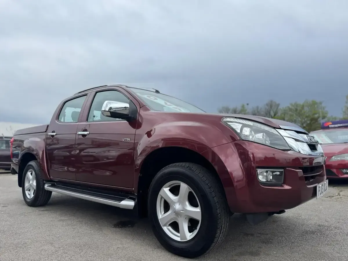 Used Isuzu D-Max 2013 Red Pickup