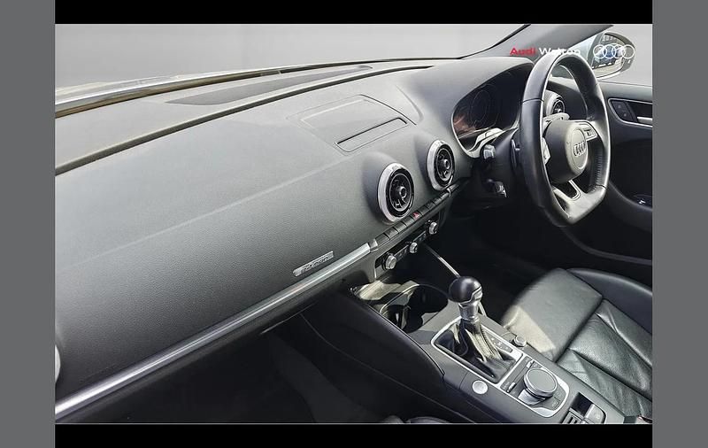 Used Audi A3 e-tron Advanced 204 HP (150 kW) 2020 Silver Hatchback