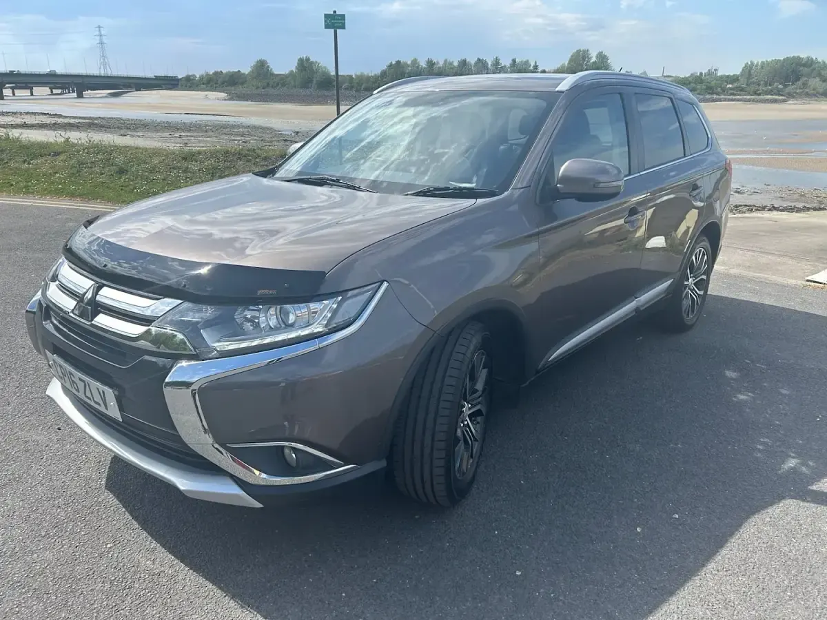Used Mitsubishi Outlander 2016 Brown SUV