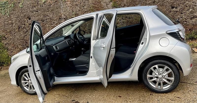 Used Toyota Yaris 2014 Silver Hatchback