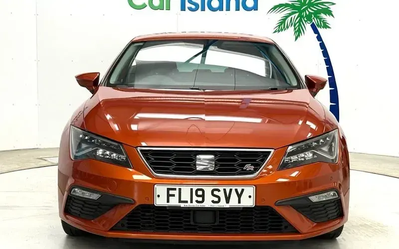 Used Seat Leon FR 190 HP (139 kW) 2019 Orange Hatchback