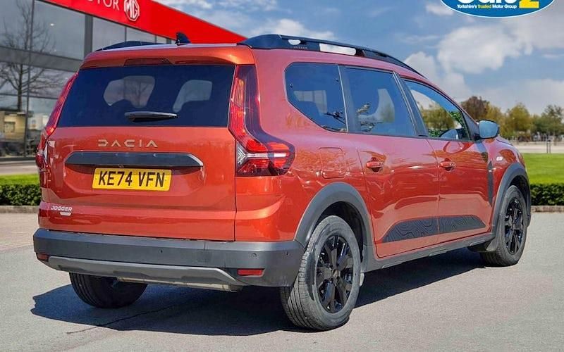 Second-hand Dacia Jogger Extreme 141 CP (103 kW) 2025 Monovolum