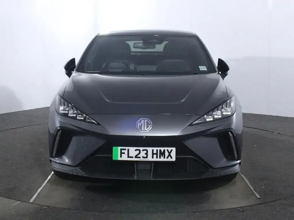 Begagnad MG MG4 EV Trophy 2023 Grå Halvkombi