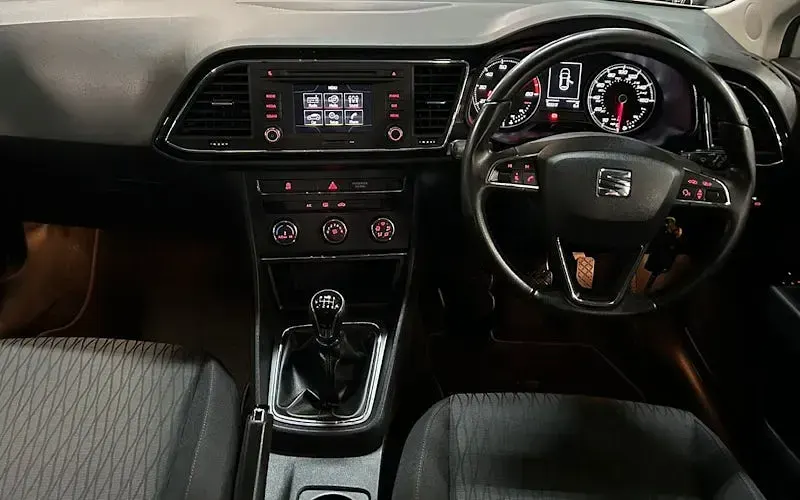 Used Seat Leon SE 110 HP (80 kW) 2016 Hatchback