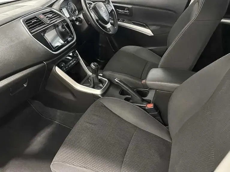 Używany Suzuki SX4 SZ-T 111 KM (81 kW) 2017 Niebieski SUV