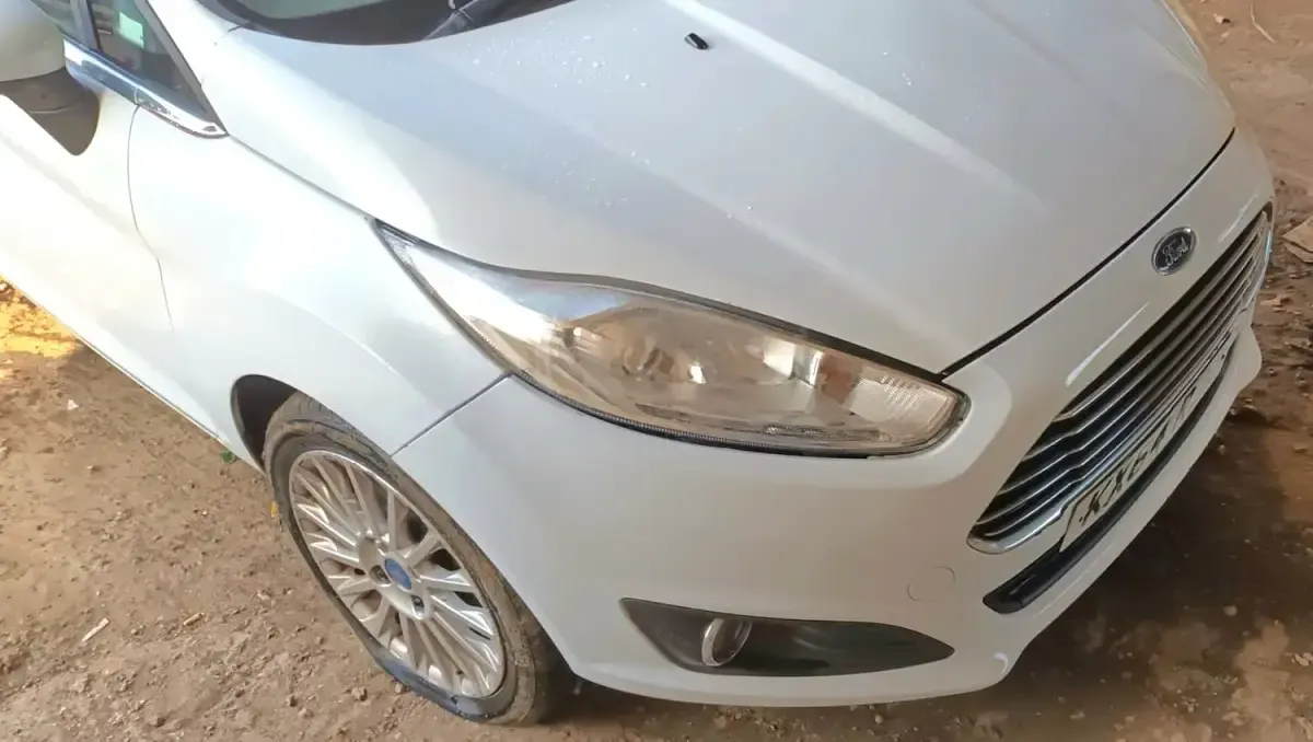 Usado Ford Fiesta Titanium 2014 Branco Citadino