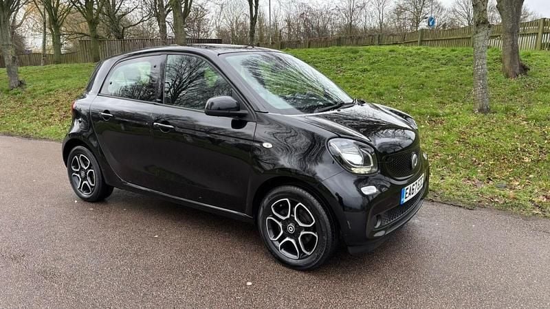 Black Used 2017 Smart ForFour Premium Hatchback | £6,250 (Fair price) - Image 1/4