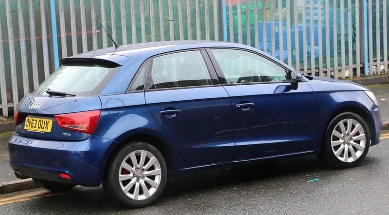 Used Audi A1 Sportback Sport 122 HP (89 kW) 2013 Blue Hatchback