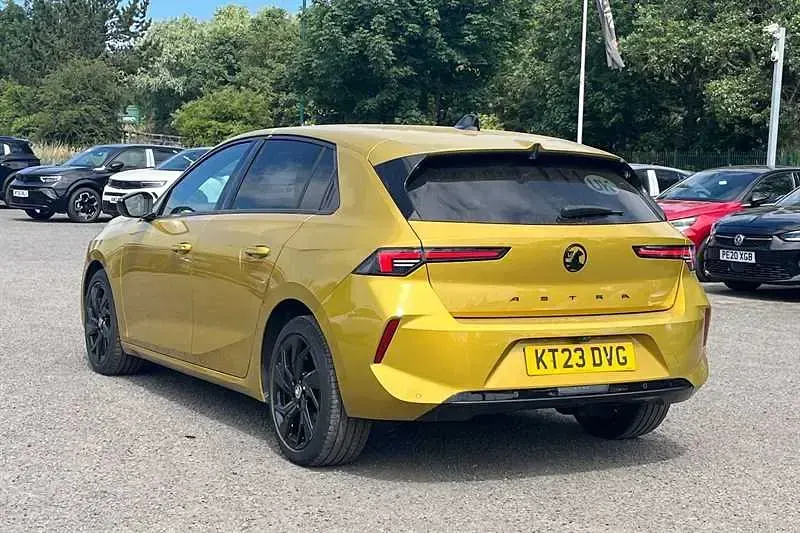 Used Vauxhall Astra S 130 HP (95 kW) 2023 Yellow/black Hatchback