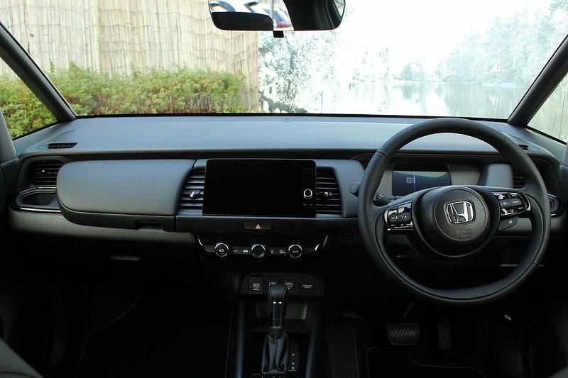 Used Honda Jazz Advance 122 HP (89 kW) 2026 Premium sunlight white Hatchback