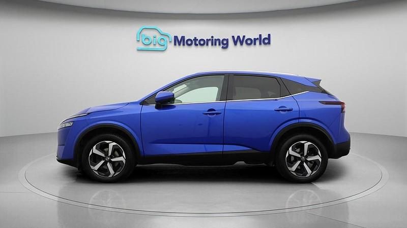 Used Nissan Qashqai N-Connecta 140 HP (102 kW) 2022 Blue SUV