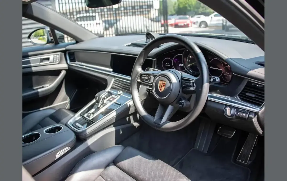 Used Porsche Panamera 4 E-Hybrid Platinum Edition 456 HP (335 kW) 2023 Black Hatchback