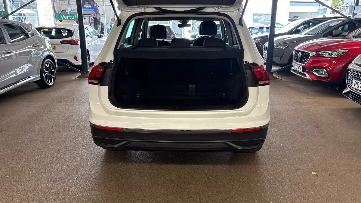 Used VW Tiguan Life 150 HP (110 kW) 2021 White SUV