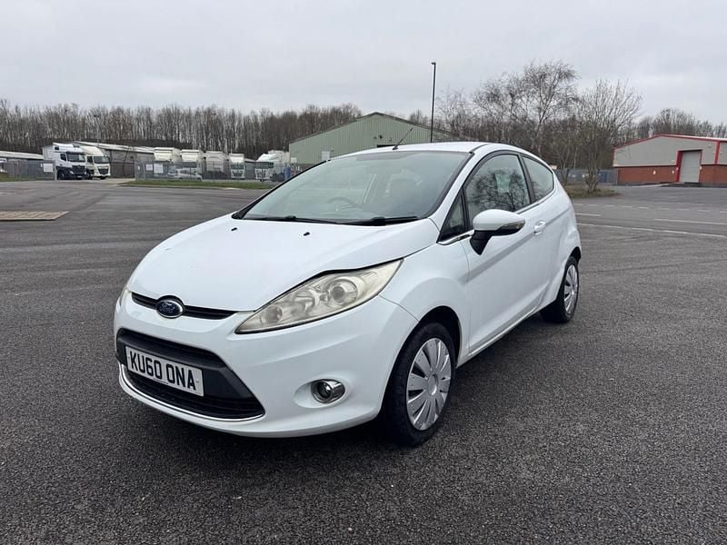 White Used 2010 Ford Fiesta Zetec Hatchback | £1,499 (Super price) - Image 1/4