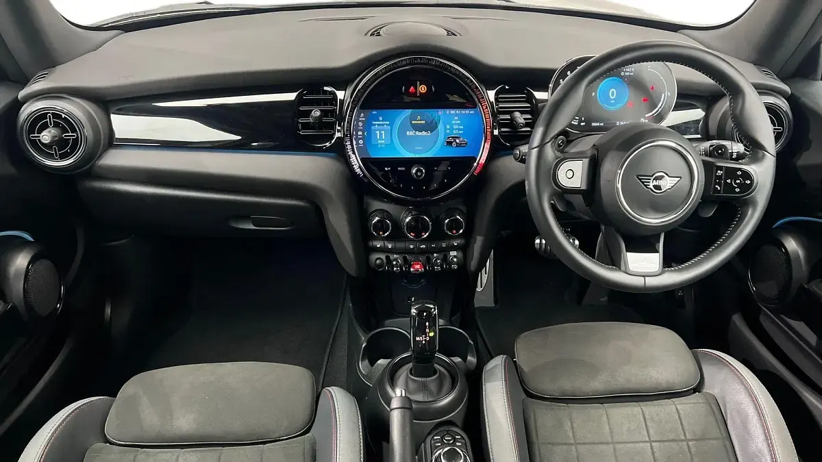 Used Mini Cooper S Hatch 192 HP (141 kW) 2023 Silver Hatchback