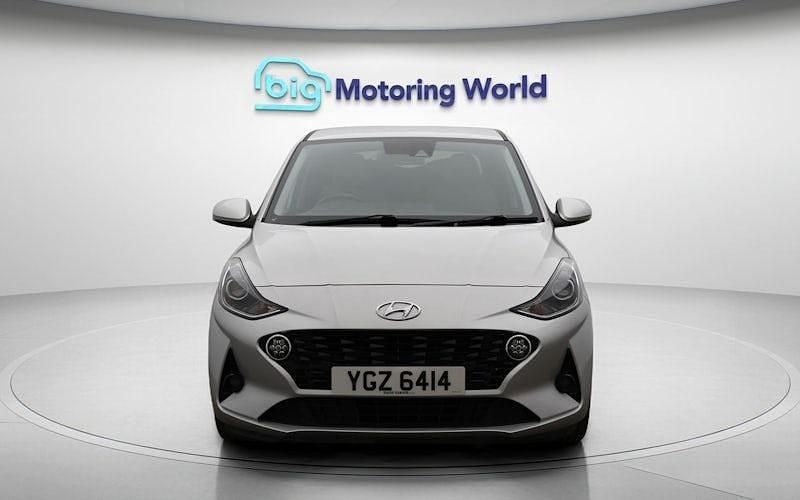 Used Hyundai i10 Premium 84 HP (61 kW) 2023 Silver Hatchback