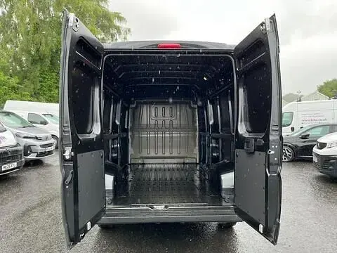New Peugeot Boxer 140 HP (102 kW) 2026 Grey Van
