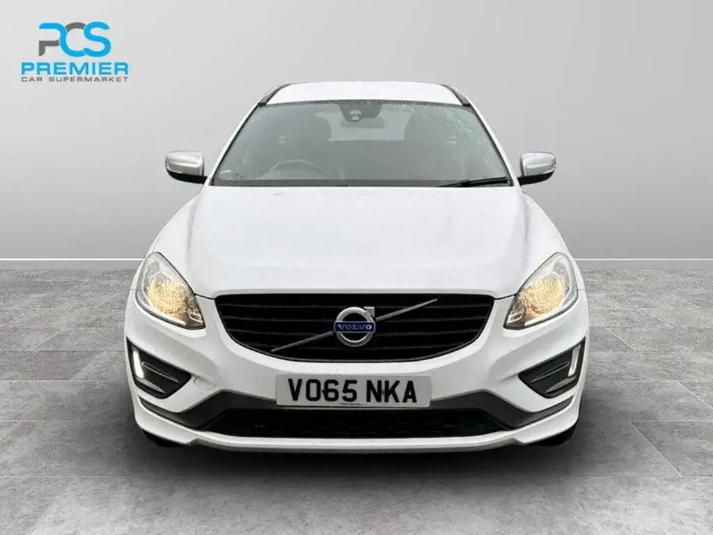 Used Volvo XC60 R-Design 187 HP (137 kW) 2015 Ice white SUV