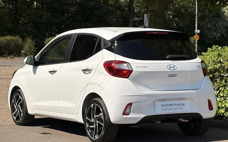 New Hyundai i10 Premium 79 HP (58 kW) 2025 Phantom black Hatchback