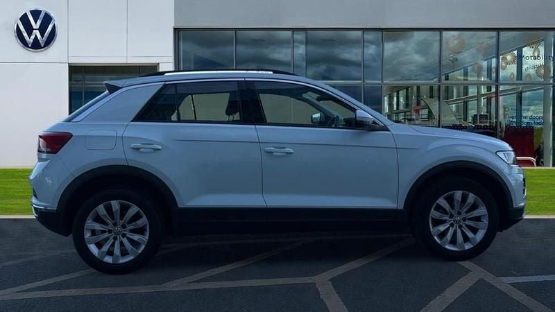 Used VW T-Roc SE 115 HP (84 kW) 2020 White SUV