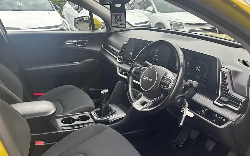 Used Kia Sportage 150 HP (110 kW) 2023 Yellow SUV