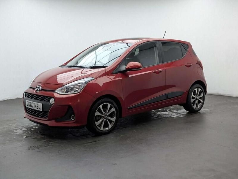 Used Hyundai i10 Premium SE 87 HP (63 kW) 2017 Red Hatchback