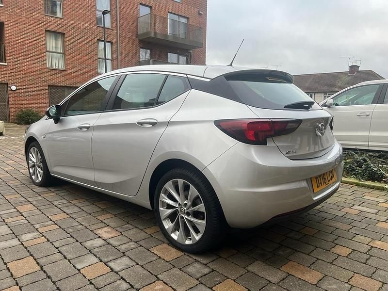 Used Vauxhall Astra Design Edition 2016 Silver Hatchback