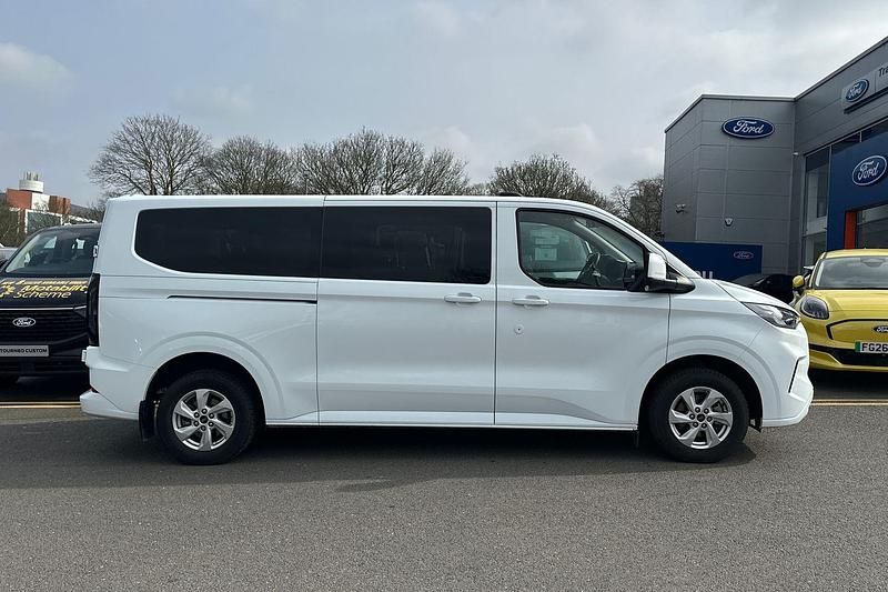 Used Ford Transit Custom Limited 136 HP (100 kW) 2026 Frozen white (solid colour) Estate