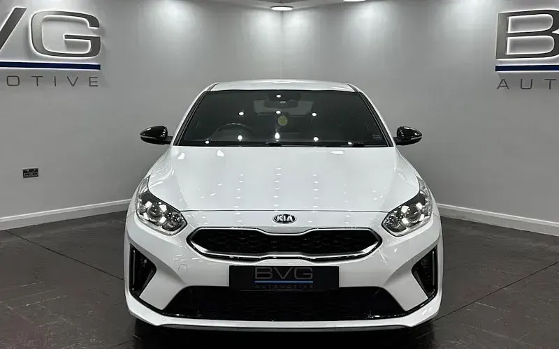 Used Kia ProCeed GT-Line 140 HP (102 kW) 2019 White Estate