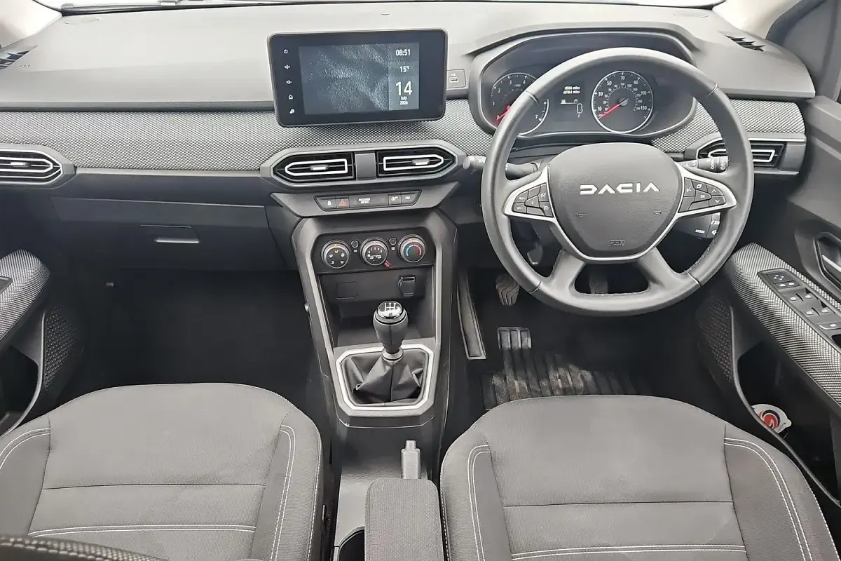 Used Dacia Sandero Expression 100 HP (73 kW) 2023 White Hatchback