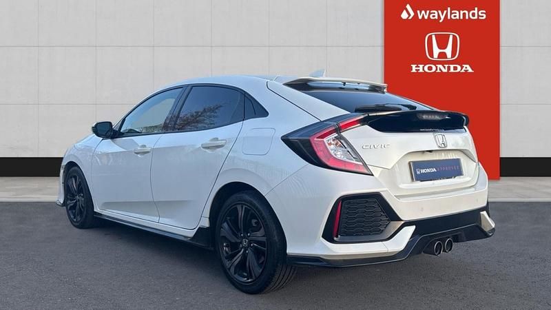 Used Honda Civic Sport 182 HP (133 kW) 2019 White Hatchback