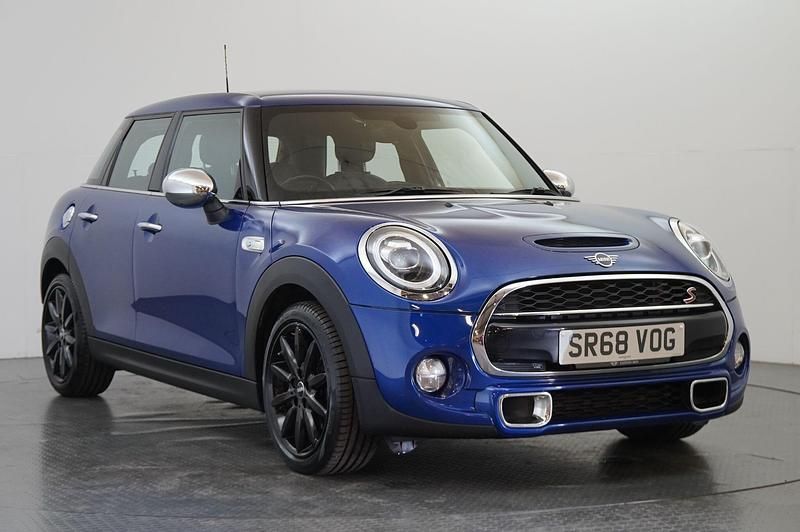 Usado Mini Cooper S Exclusive 189 HP (139 kW) 2019 Azul Citadino