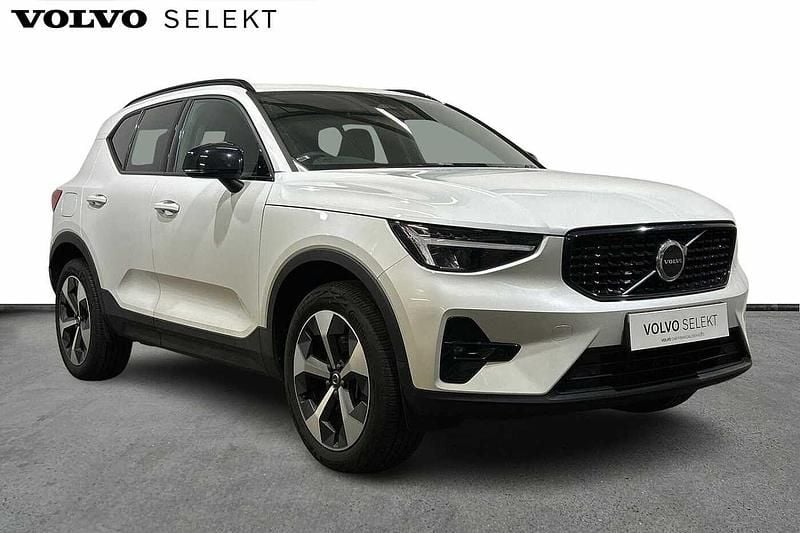 White Used 2024 Volvo XC40 Plus SUV | £32,750 (Fair price) - Image 1/4