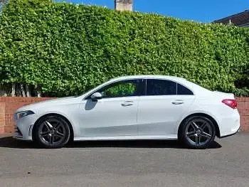 Usado Mercedes A200 AMG line 150 CV (110 kW) 2021 Blanco Berlina