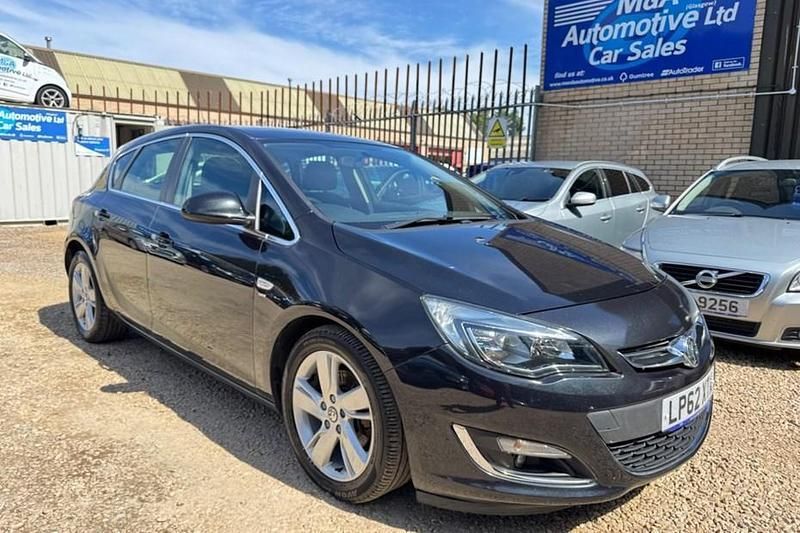 Black Used 2013 Vauxhall Astra SRi Hatchback | £2,695 (Good price) - Image 1/1