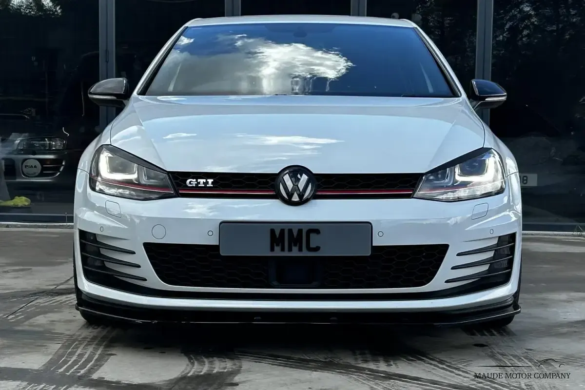 Begagnad VW Golf VII GTI 2016 Vit Halvkombi
