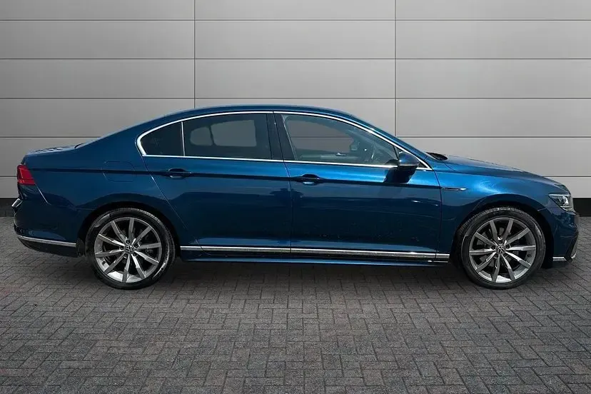 Used VW Passat R-line 150 HP (110 kW) 2021 Aquamarine blue Sedan